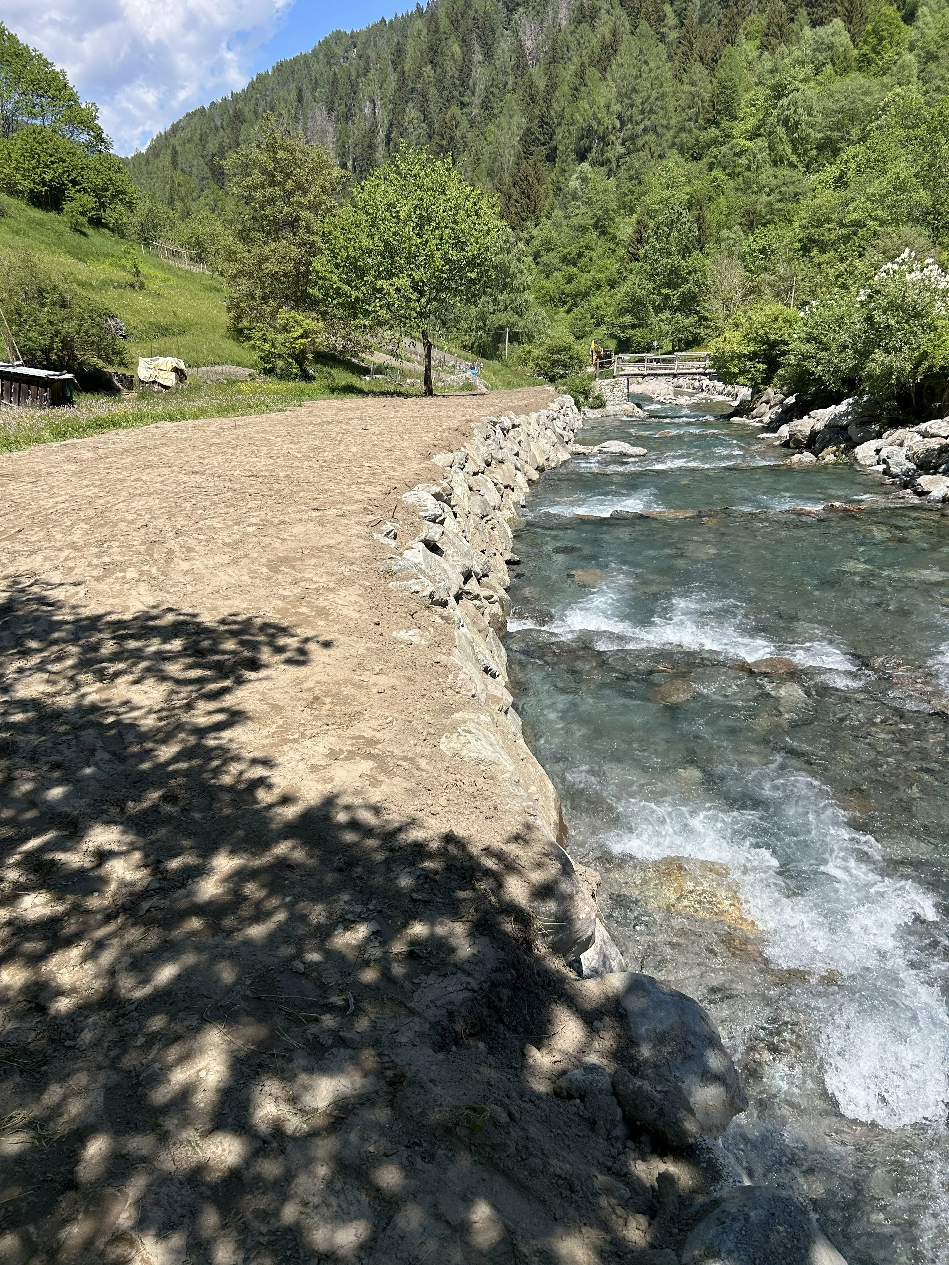 Sistemazione alveo e strada Valli di Sant'Antonio - Foto 1